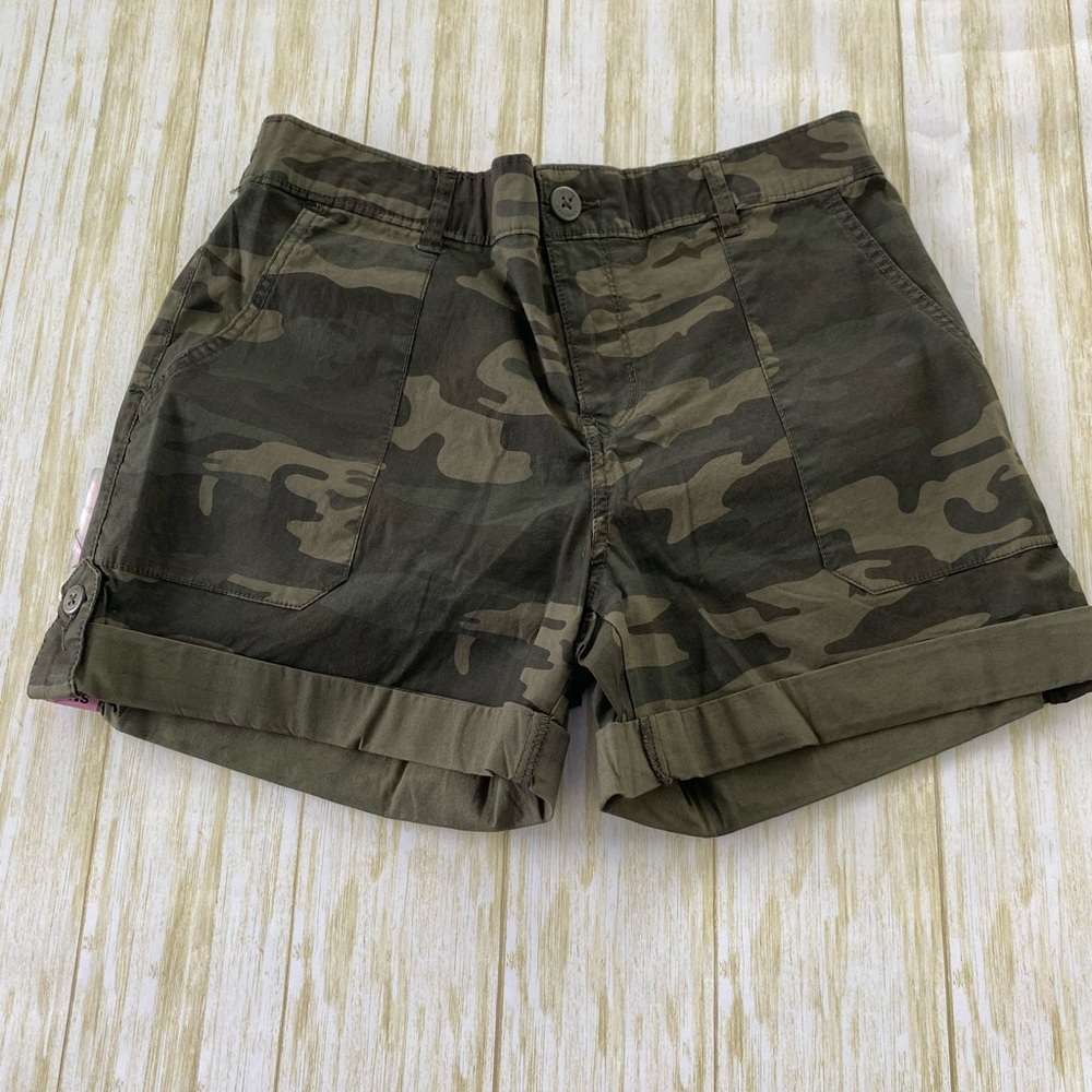Woman’s Social Standard shirt size small